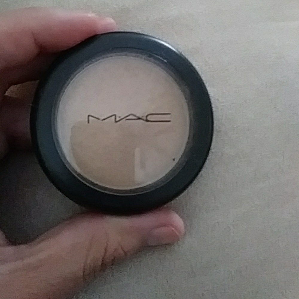 Mac sheer shimmer powder gold✨
